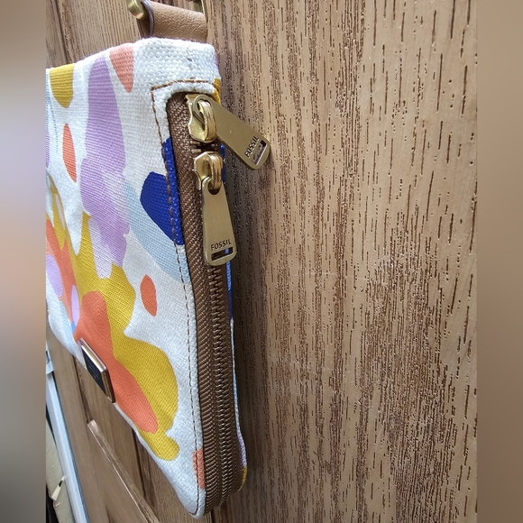 Fossil Floral Canvas and Leather Crossbody EUC - Picture 4 of 12